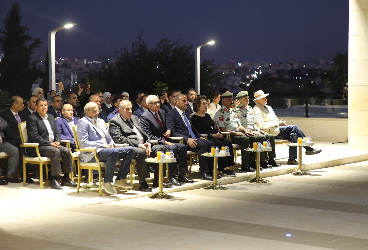 إطلاق مشروع الأعمال الفنية في نهاية الممر التاريخي بحدائق الحسين 