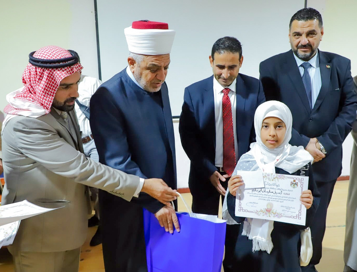 جرش: وزير الأوقاف يكرم حفظة القرآن الكريم من ذوي الإعاقة