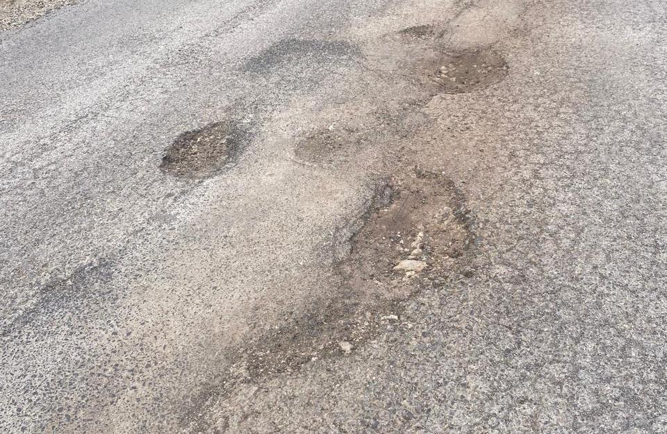 أهالي قضاء بيرين يطالبون بتوسعة شارع الكمشة العالوك