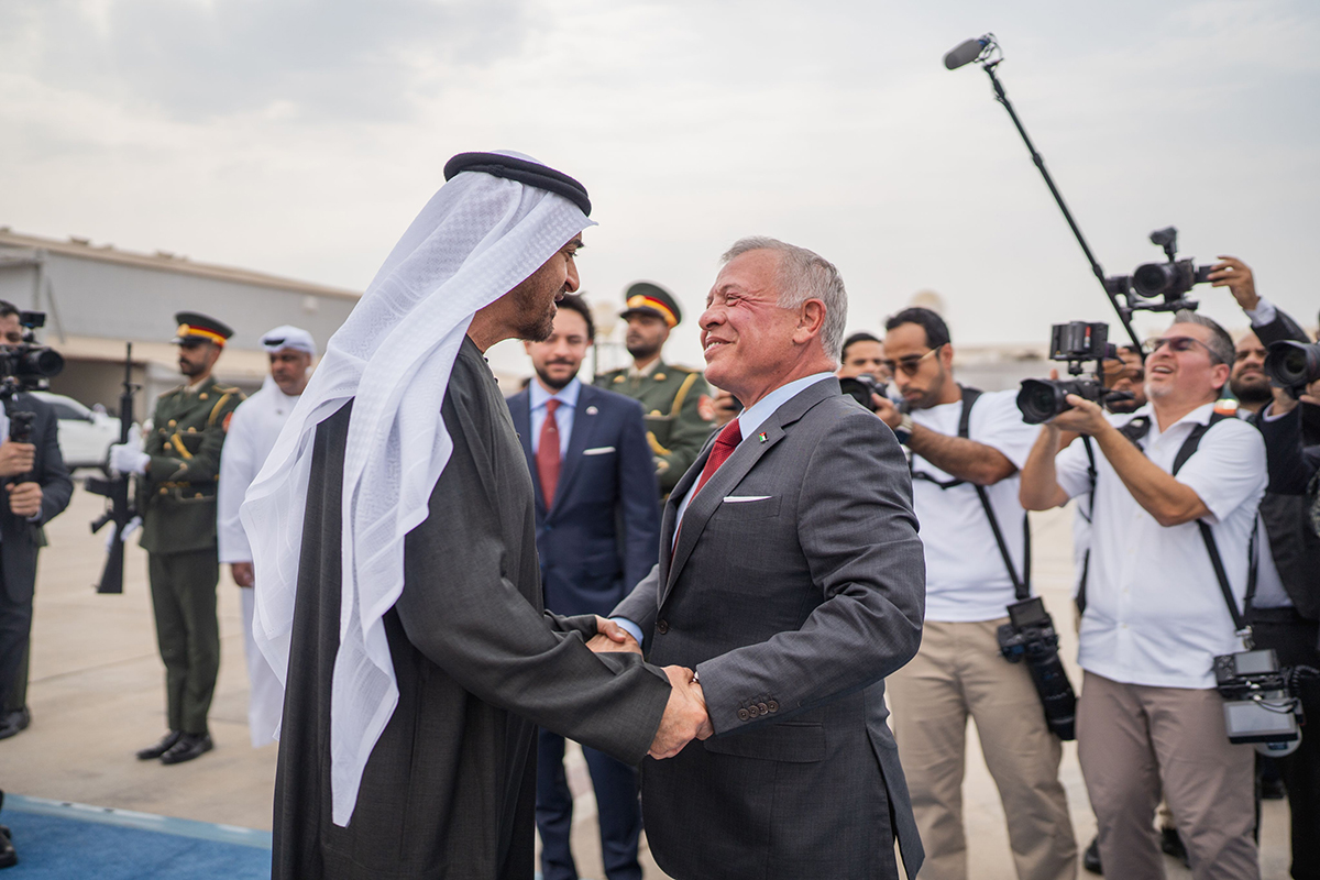 الملك ورئيس دولة الإمارات يبحثان في أبوظبي المستجدات الإقليمية والعلاقات الثنائية