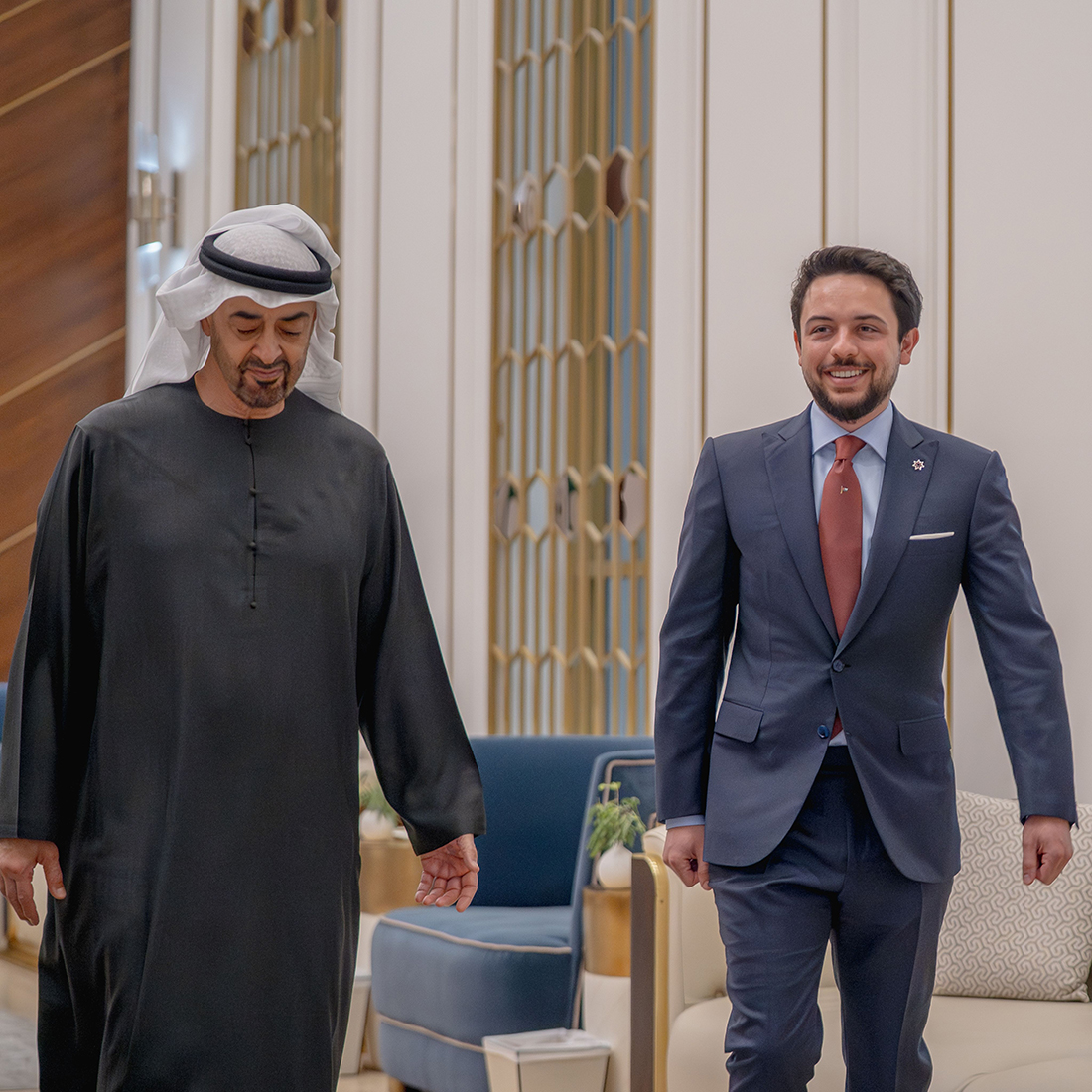 الملك ورئيس دولة الإمارات يبحثان في أبوظبي المستجدات الإقليمية والعلاقات الثنائية