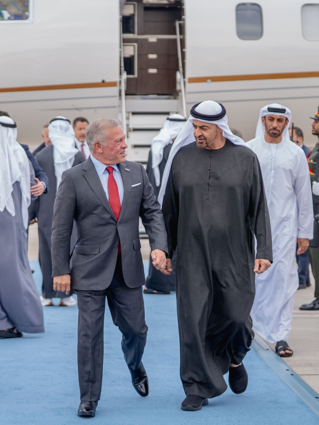 الملك ورئيس دولة الإمارات يبحثان في أبوظبي المستجدات الإقليمية والعلاقات الثنائية