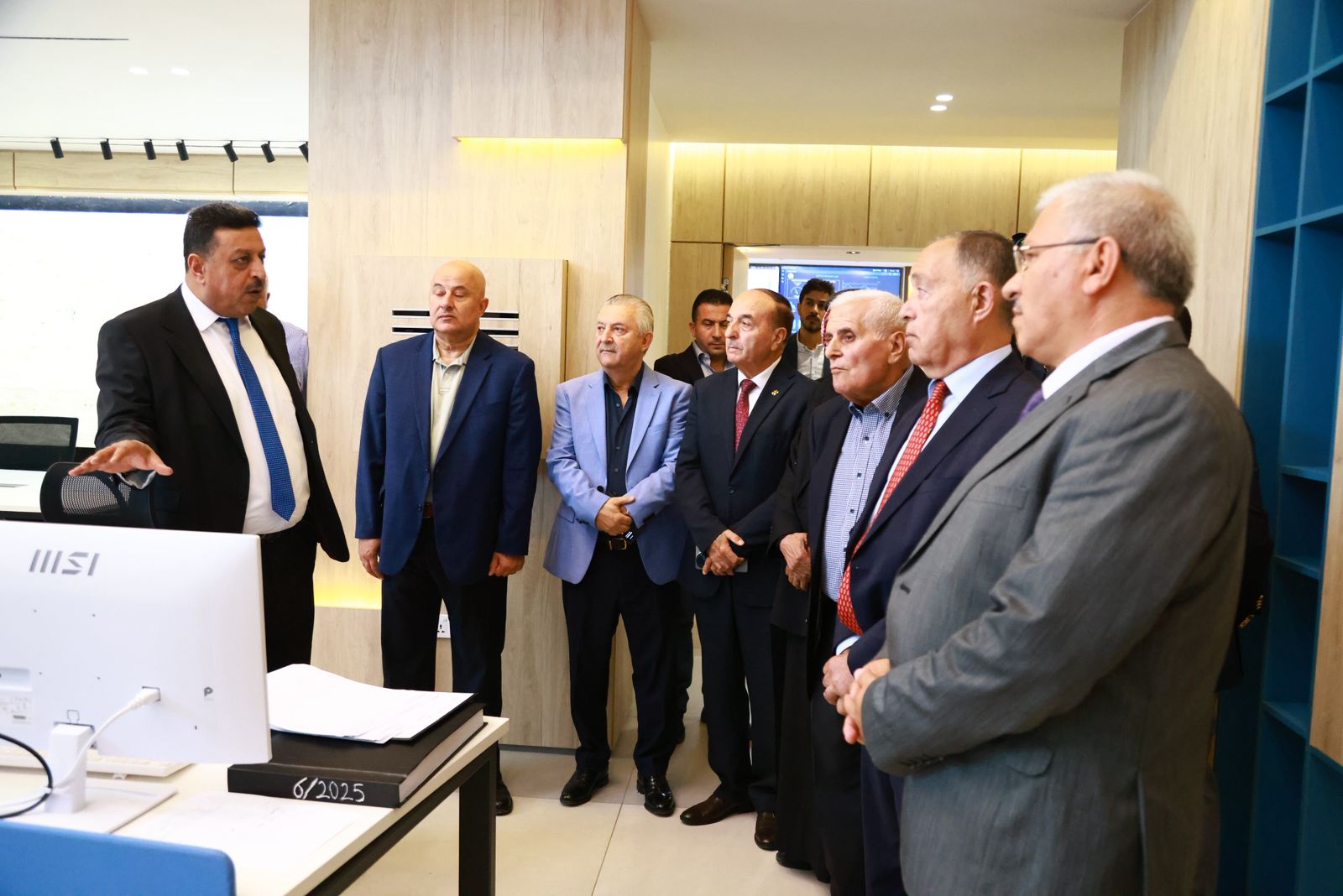 طاقة الأعيان تطلع على مشاريع وخطط شركة الكهرباء الأردنية