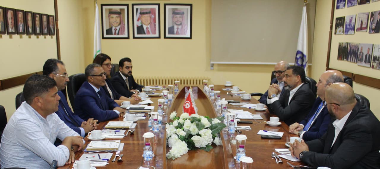 جمعية رجال الأعمال تبحث ووفدا تونسيا تعزيز التعاون الاقتصادي والاستثماري