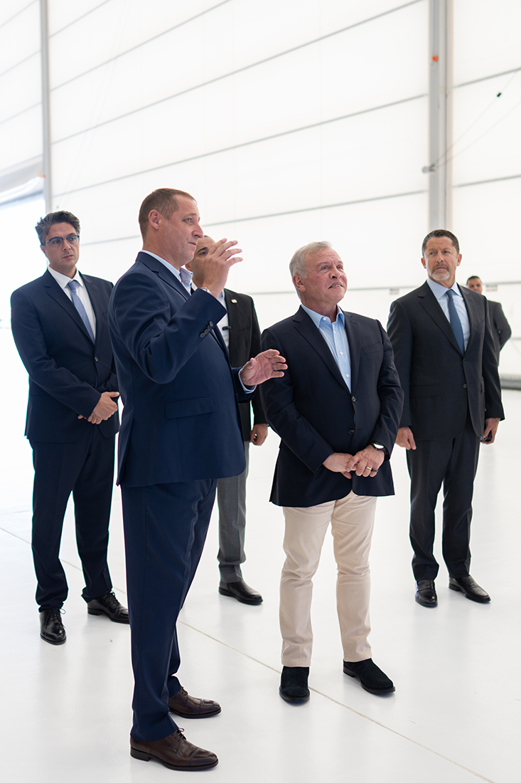 الملك يزور مطار الملكة علياء الدولي ويطلق مشروعين جديدين