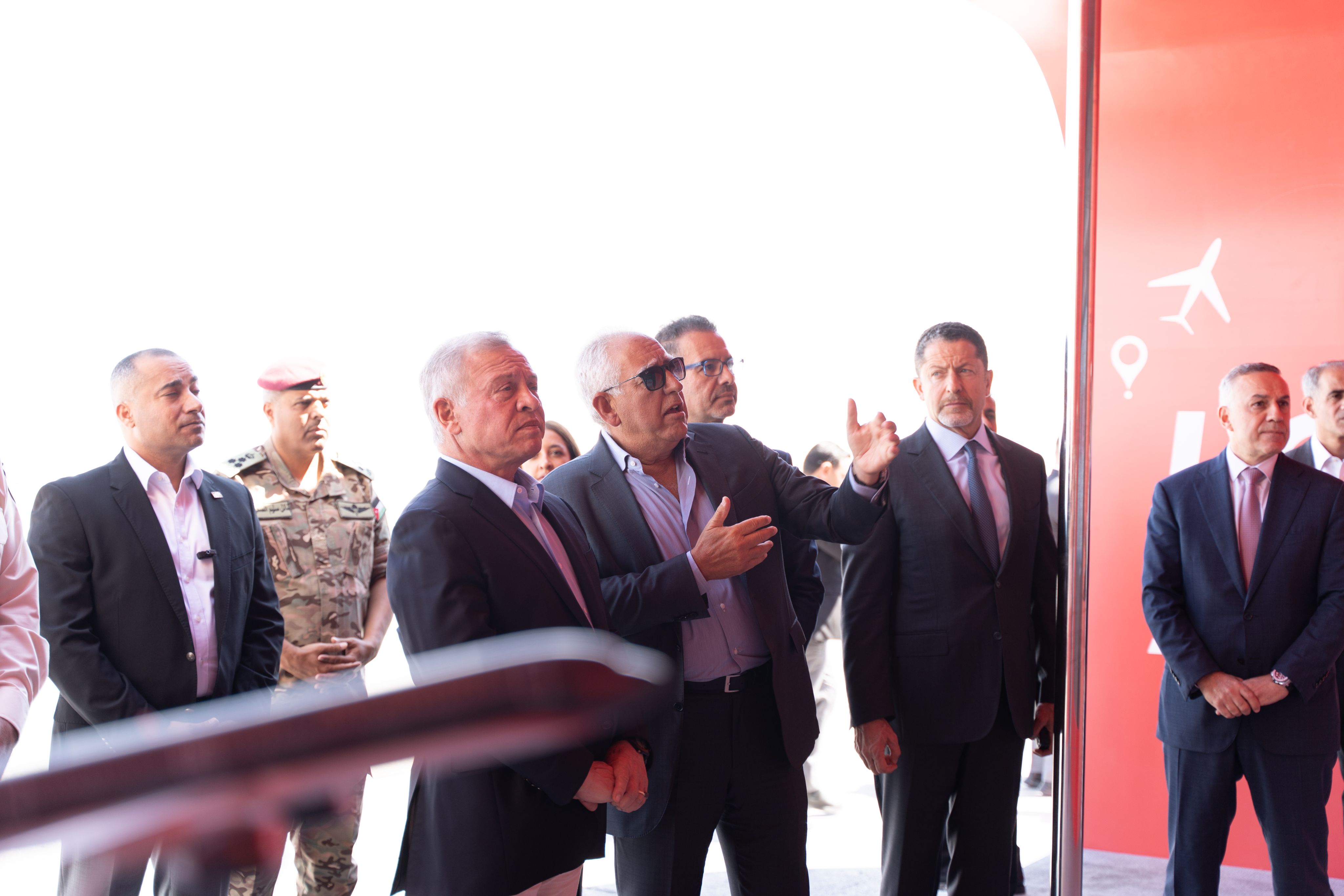  الملك يزور مطار الملكة علياء الدولي ويطلق مشروعين جديدين