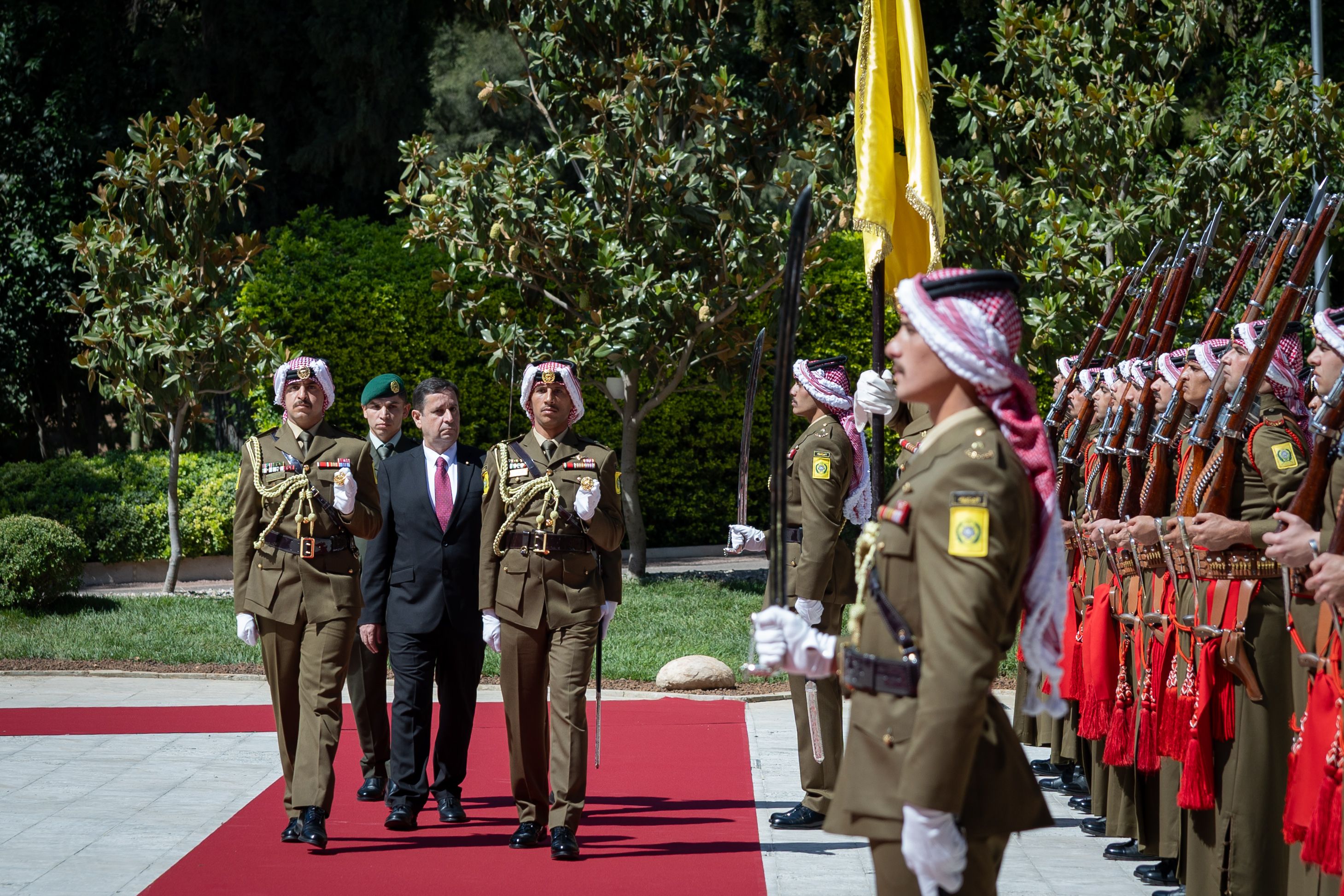 الملك يتقبل أوراق اعتماد عدد من السفراء 