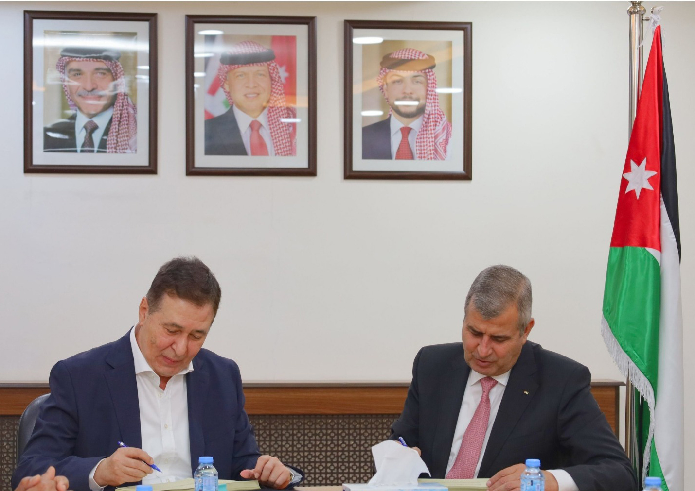 توقيع أول اتفاقية تنفيذية لاستغلال خامات الذهب جنوب المملكة