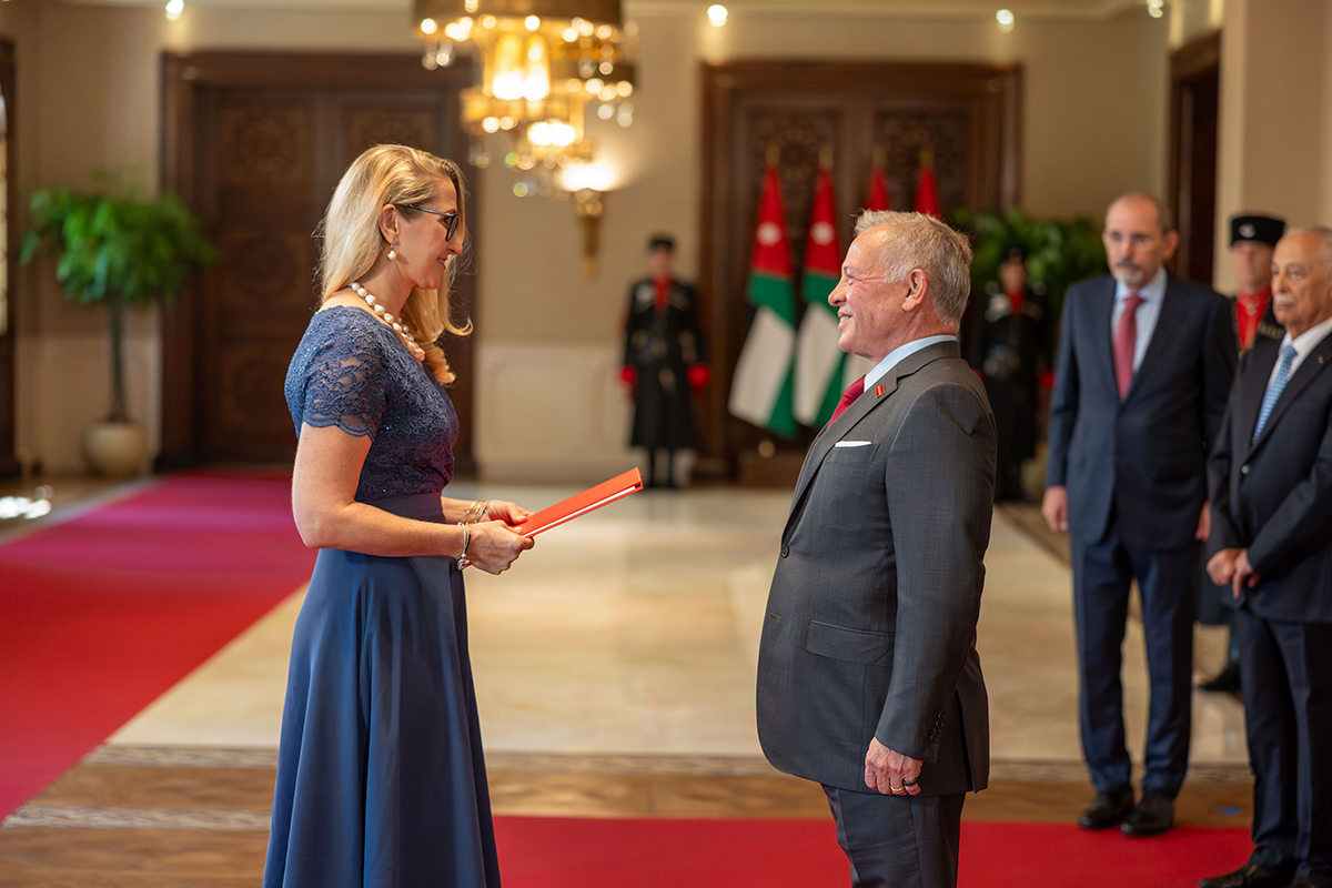 الملك يتقبل أوراق اعتماد عدد من السفراء 