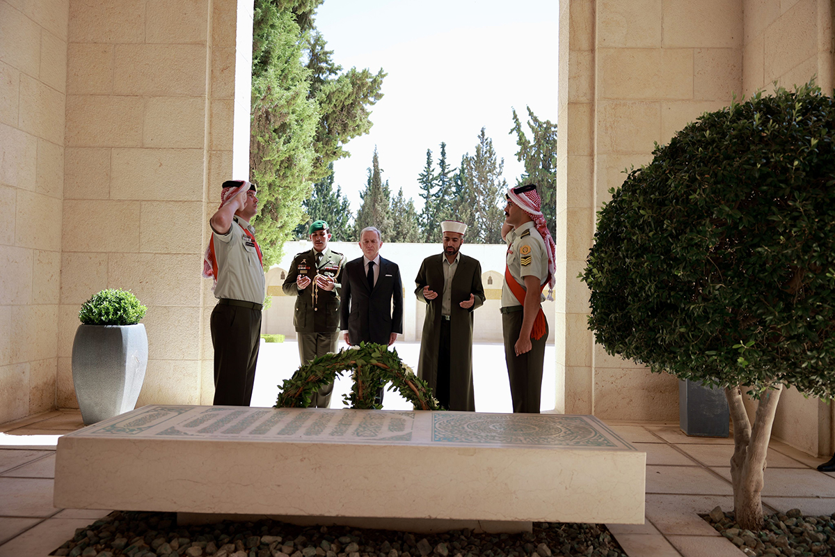 الملك يتقبل أوراق اعتماد عدد من السفراء 