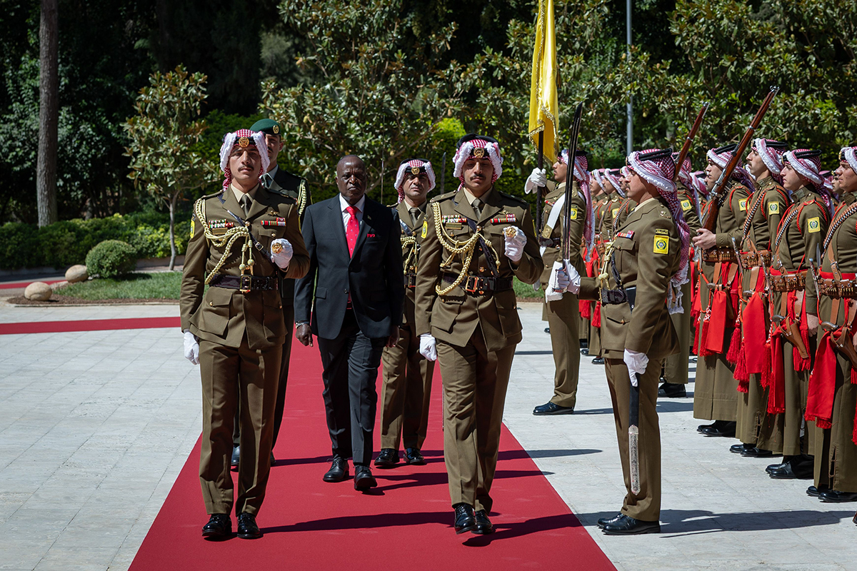 الملك يتقبل أوراق اعتماد عدد من السفراء 