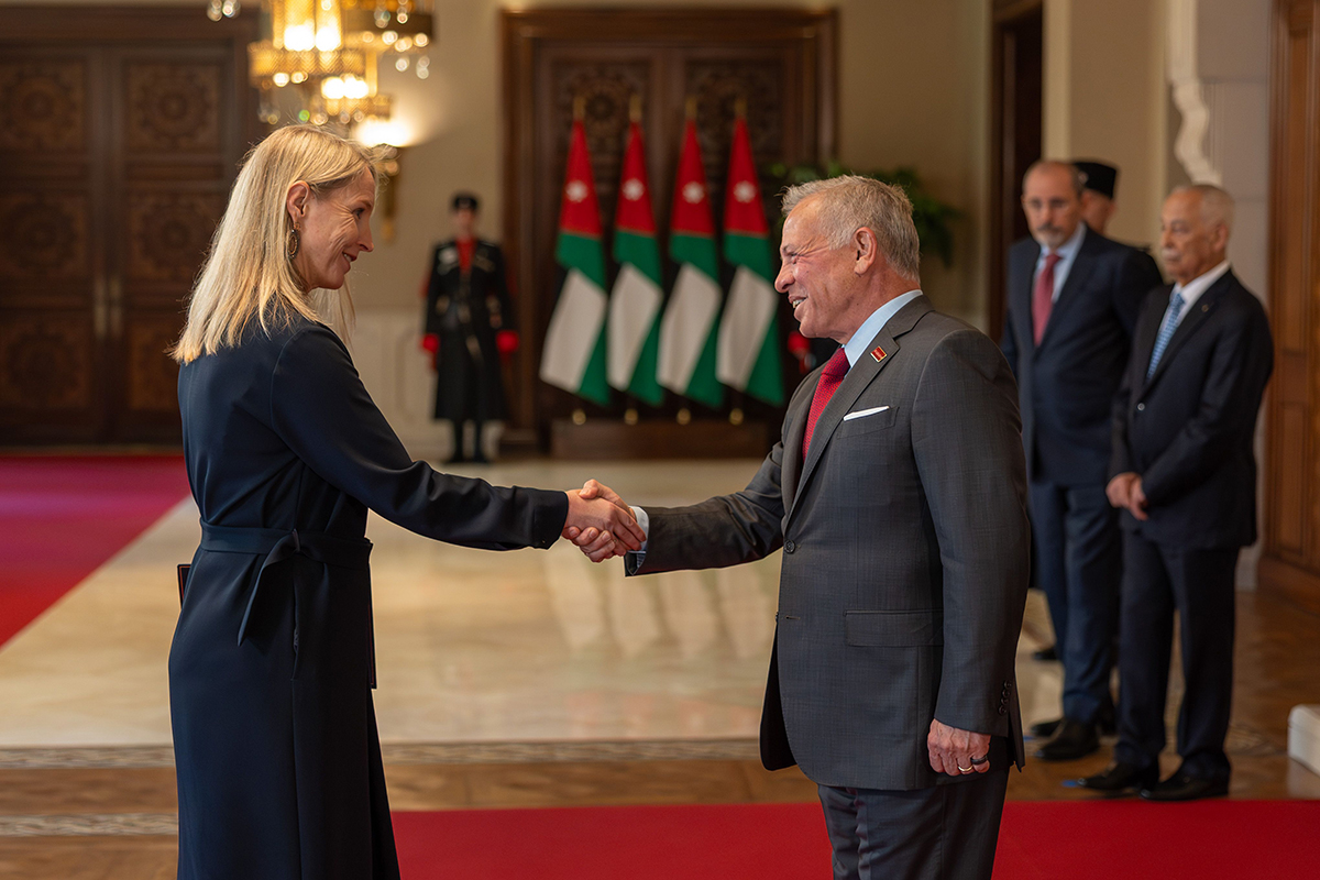 الملك يتقبل أوراق اعتماد عدد من السفراء 