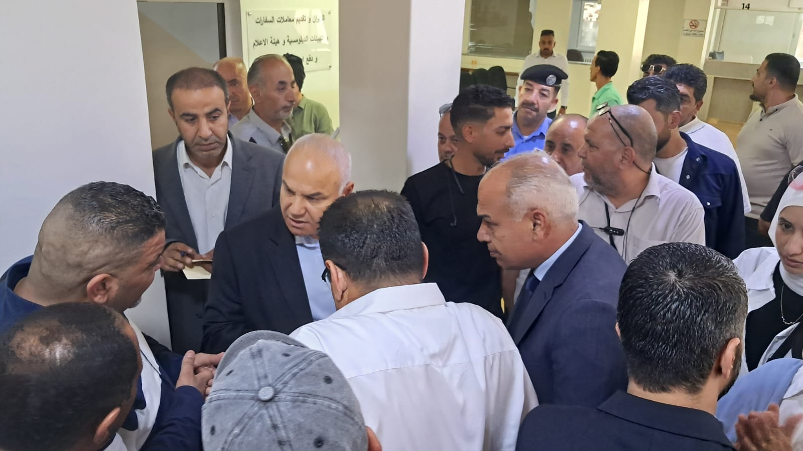 البكار يتفقد مديريات عمل في العاصمة