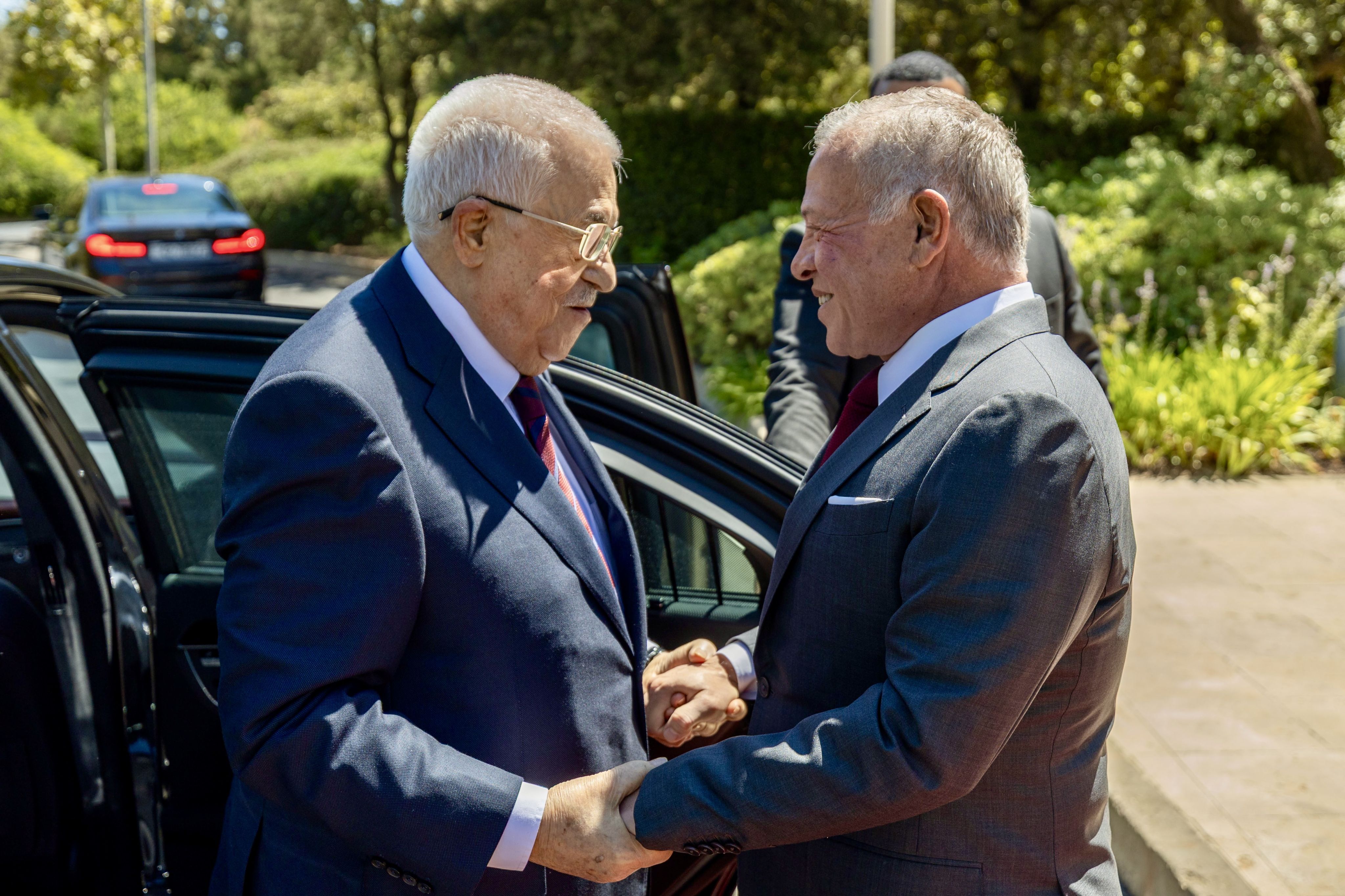 الملك يستقبل الرئيس عباس ويؤكد دعم الأردن الراسخ للأشقاء الفلسطينيين في نيل حقوقهم العادلة والمشروعة 