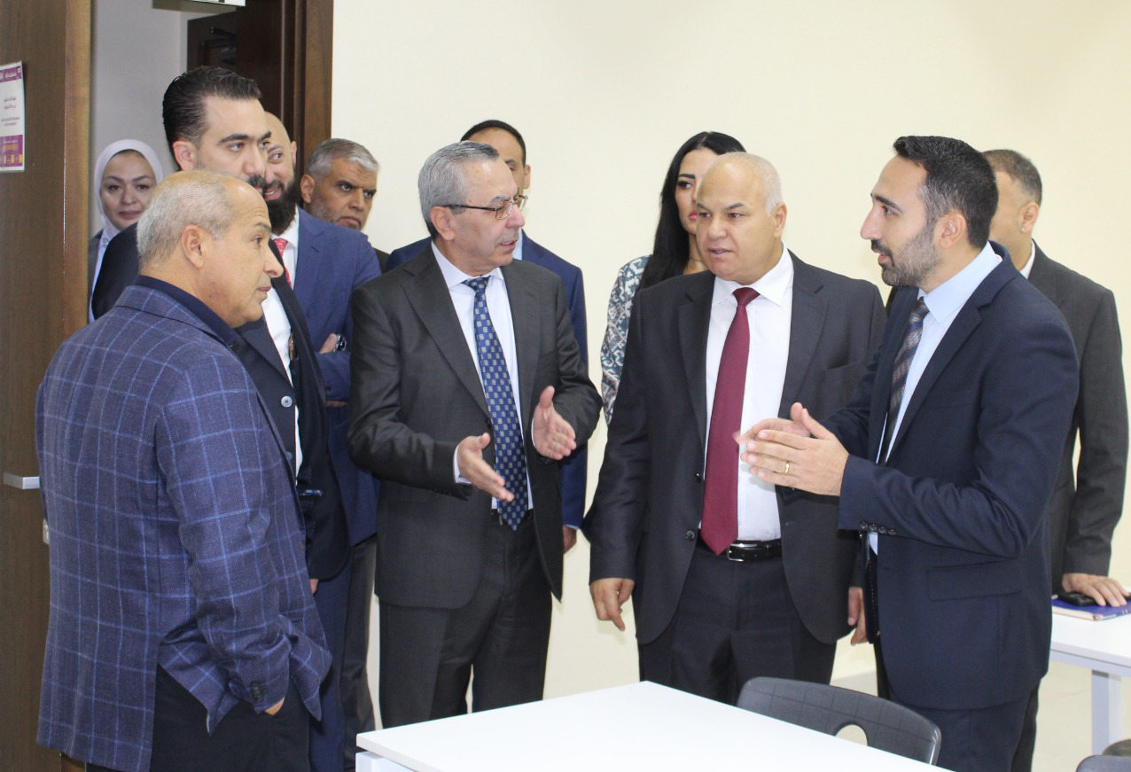 وزير العمل يرعى حفل تخريج مدربي مؤسسة التدريب المهني في لومينوس