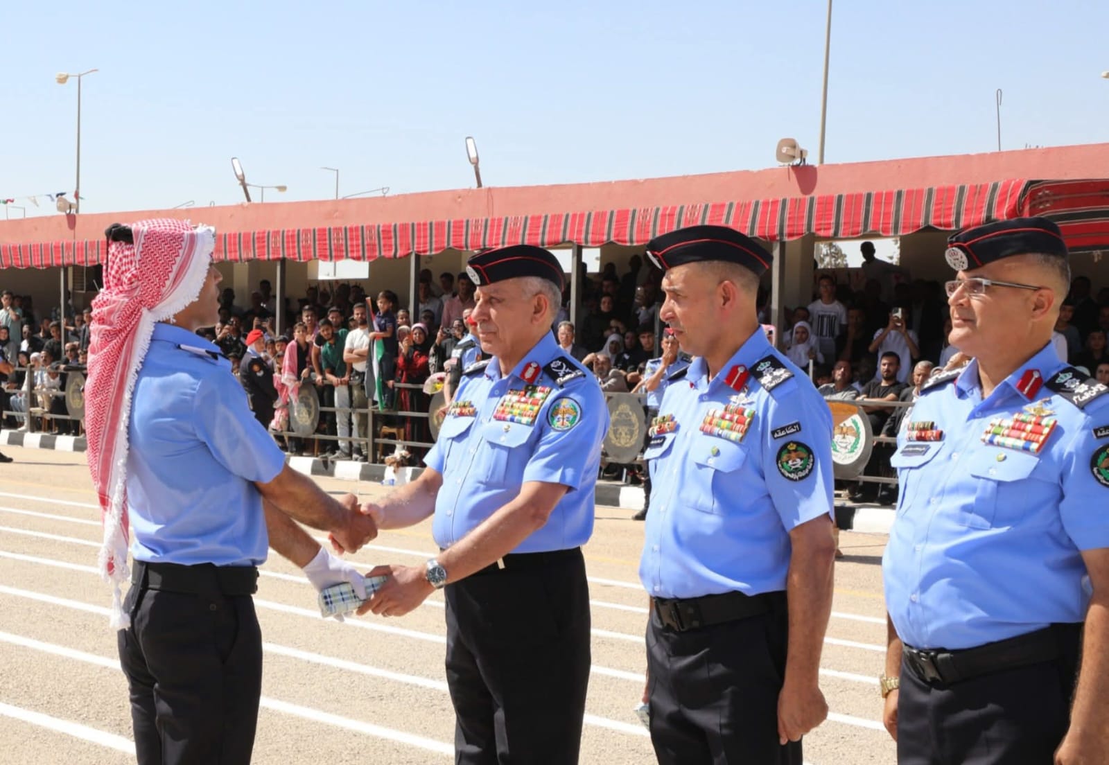 اللواء المعايطة يرعى تخريج كوكبة من مستجدي الأمن العام 