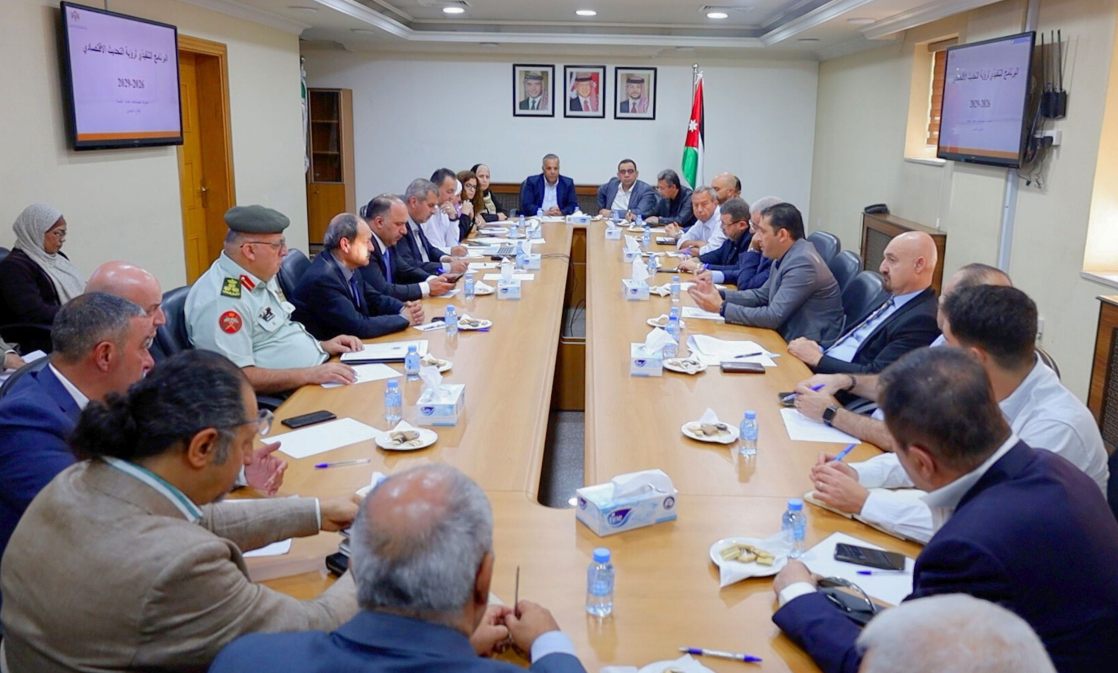 وزير الطاقة يبحث وممثلي القطاع الخاص تحديات قطاع التعدين