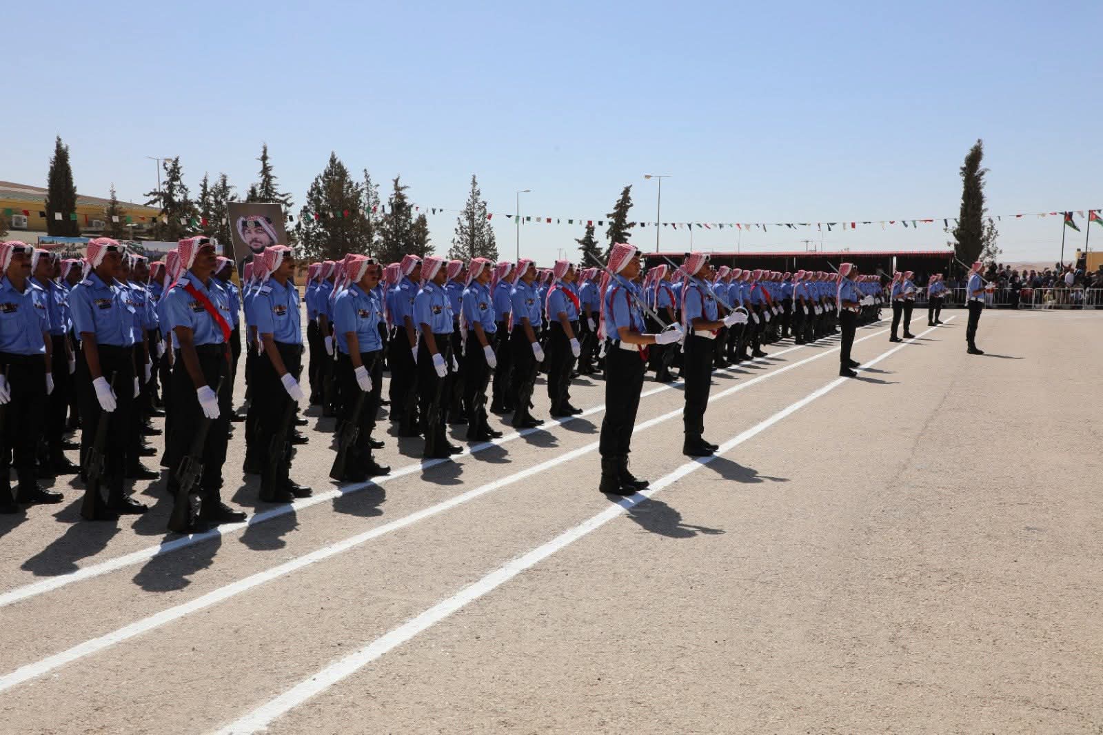 اللواء المعايطة يرعى تخريج كوكبة من مستجدي الأمن العام 