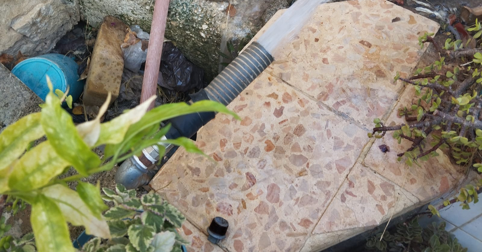 ضبط اعتداء على خط مياه رئيسي في إربد