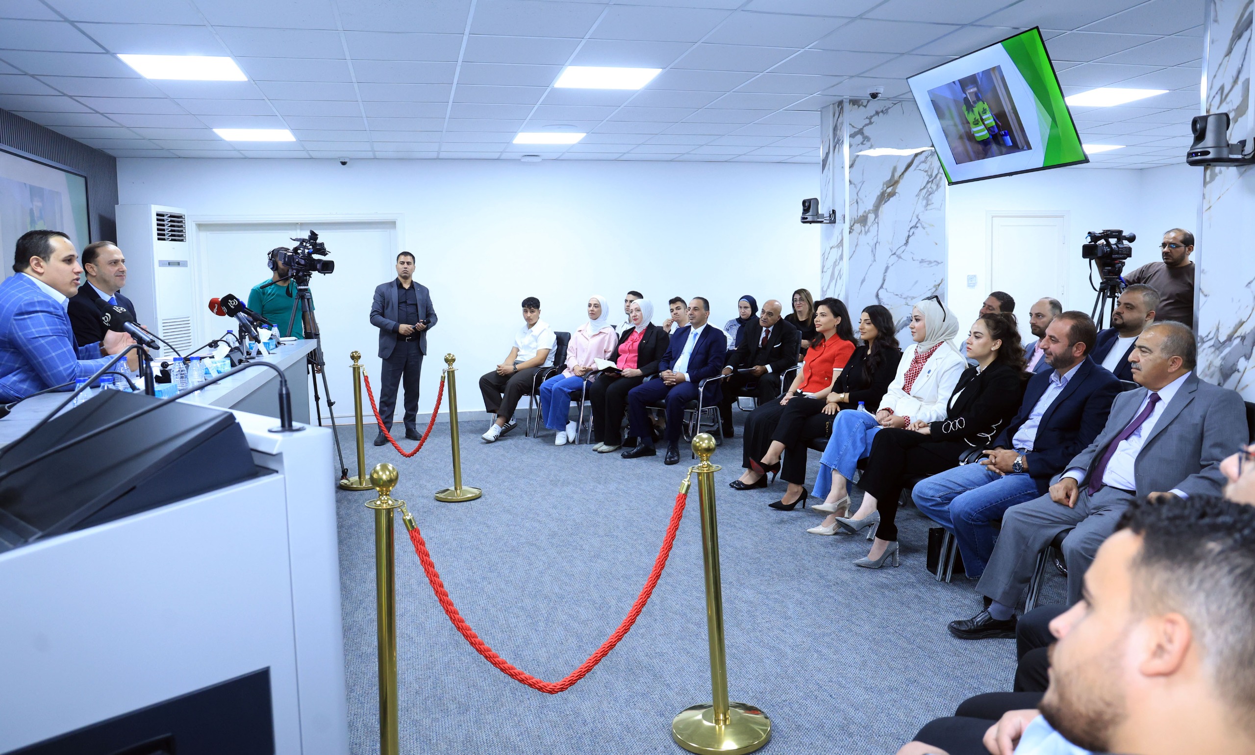 المومني: جلسات حوارية في المرحلة المقبلة بشأن التحديث الإداري وقوانين الإدارة المحلية 