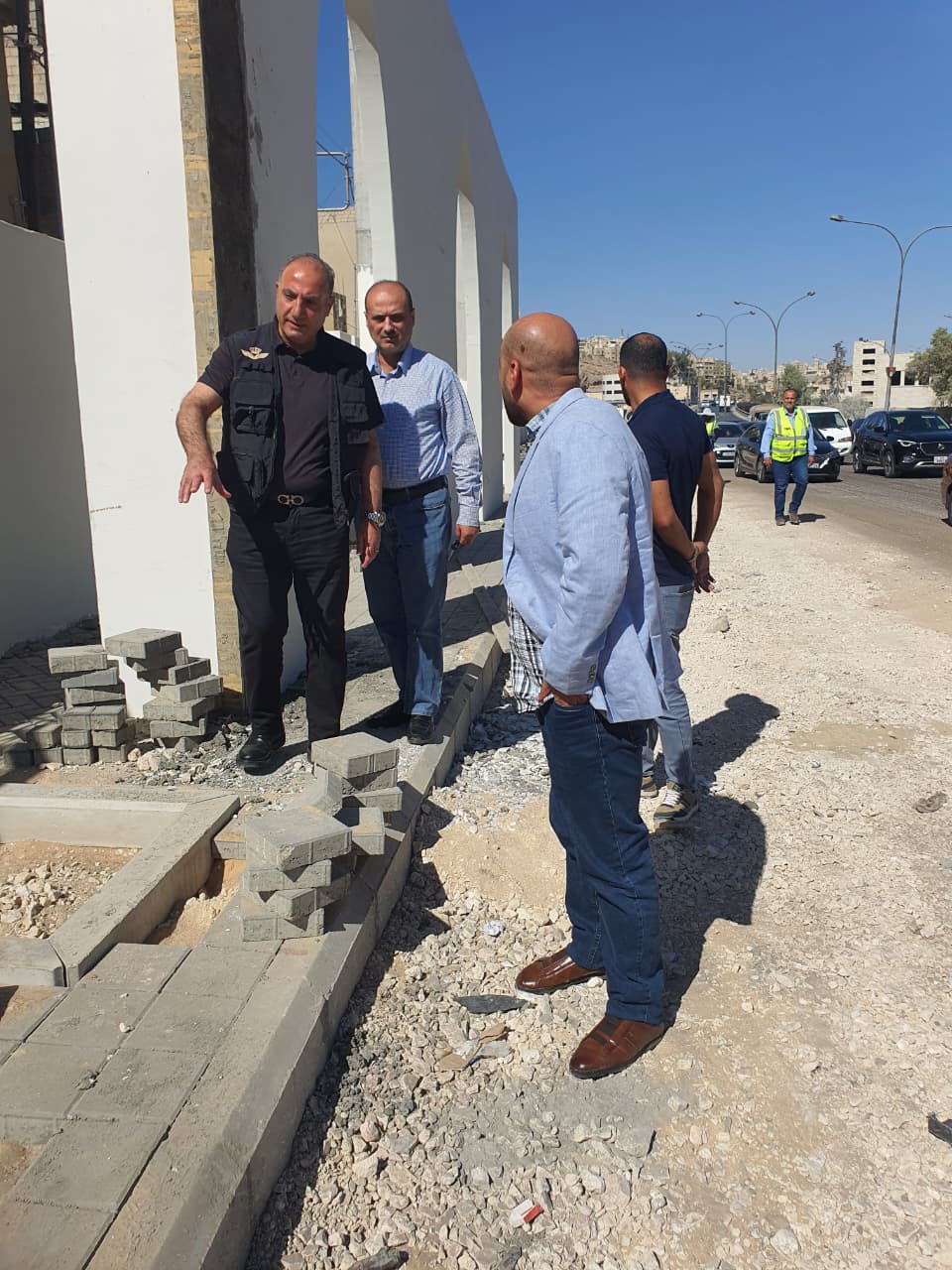 رئيس لجنة أمانة عمان يتفقد المرحلة الثالثة من تطوير أحياء عمان