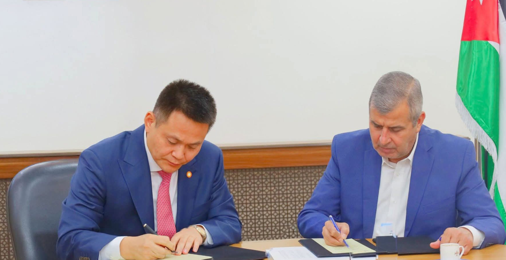 مذكرة تفاهم مع شركة صينية لدراسة جدوى الهيدروجين الأخضر