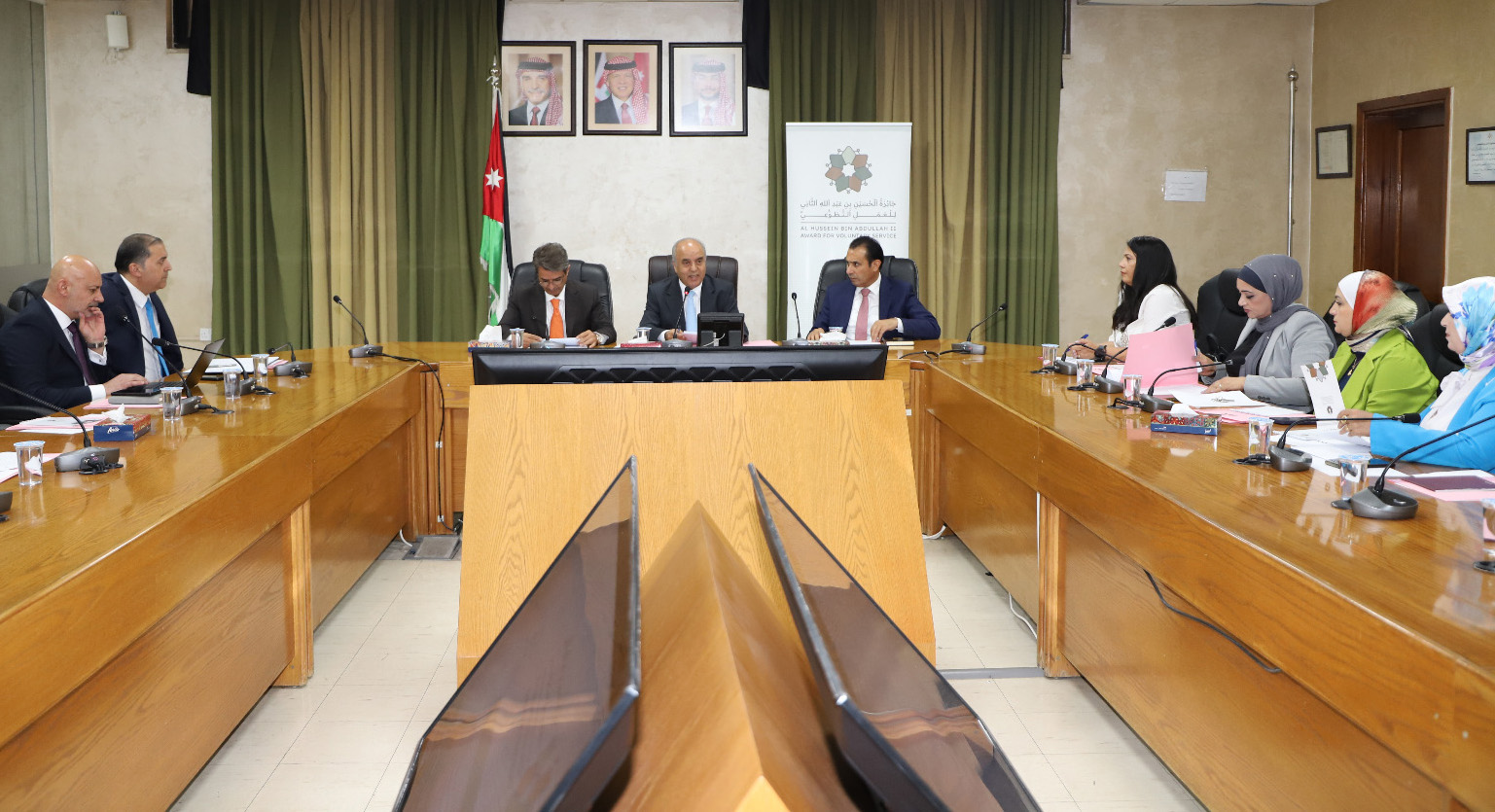 التربية والشباب تعقدان جلسة تعريفية بجائزة الحسين بن عبدالله الثاني للعمل التطوعي