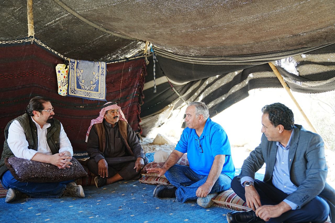 البريزات يتفقد أوضاع عائلات منطقة البطحاء قرب البترا