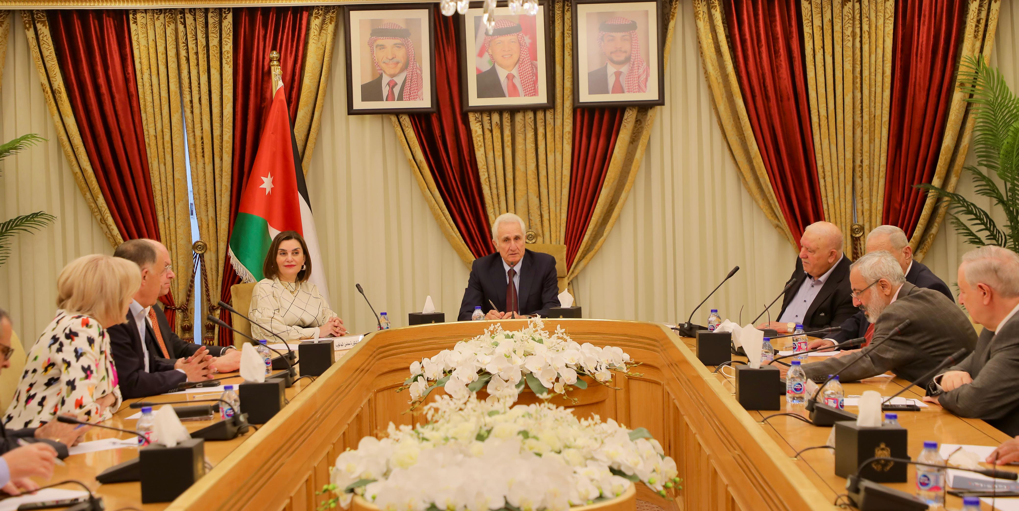 تربوية الأعيان تبحث وهيئة الاعتماد سبل تجويد العملية التعليمية