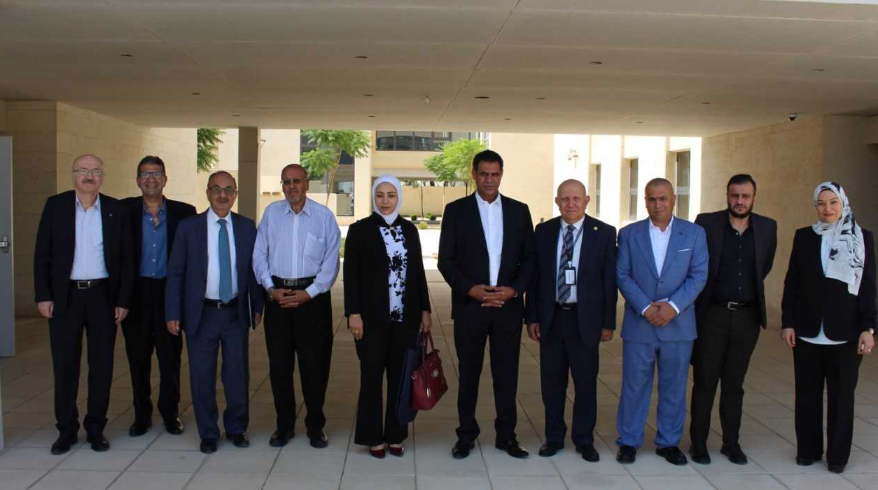 التربية والثقافة النيابية  تبحث تطوير التعليم الطبي خلال زيارة لجامعة ابن سينا