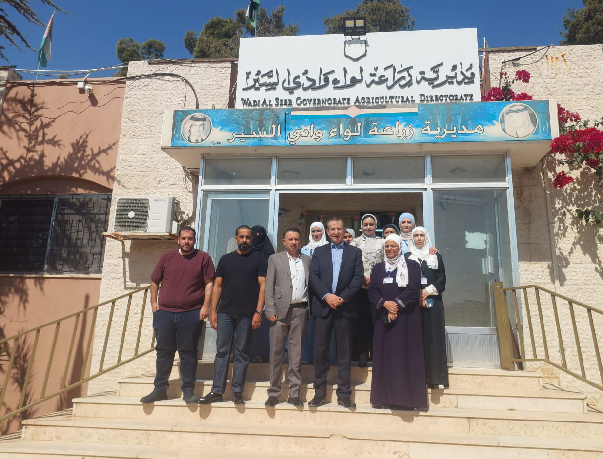 وزير الزراعة يتفقد مديرية وادي السير