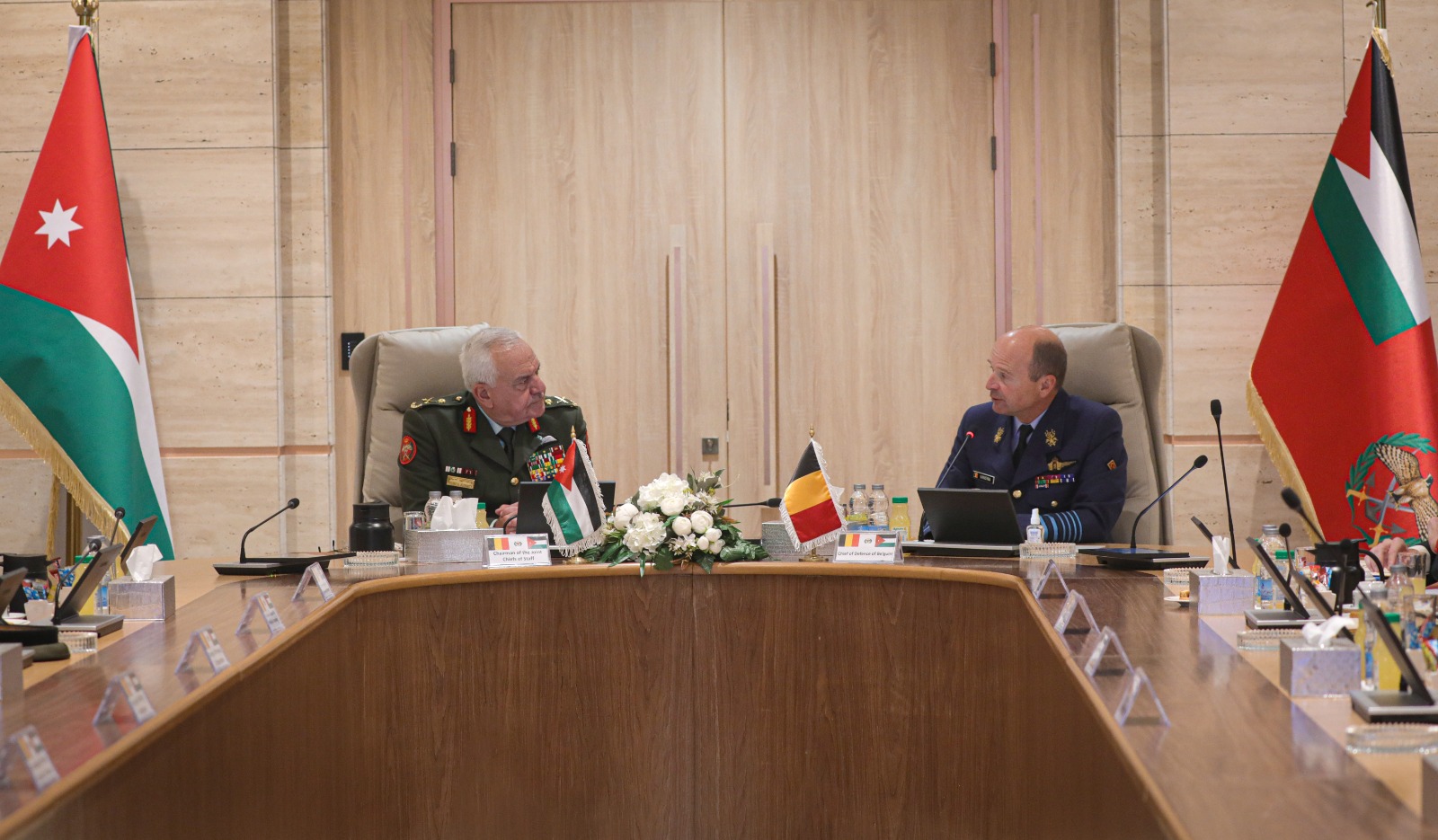 رئيس هيئة الأركان يستقبل رئيس أركان قوات الدفاع البلجيكية 