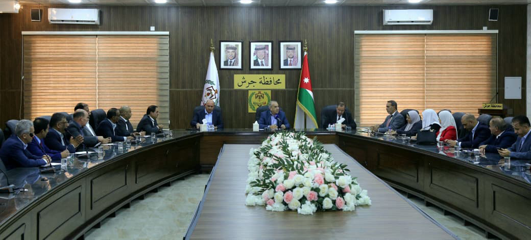 وزير الأشغال يتفقد عددا من المشاريع في جرش