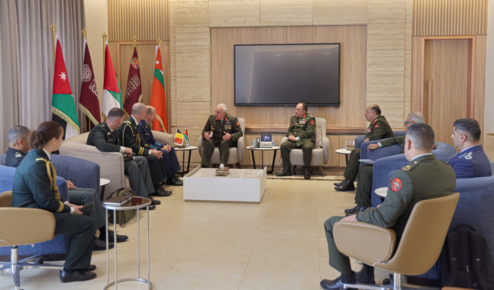 رئيس هيئة الأركان يستقبل رئيس أركان قوات الدفاع البلجيكية 