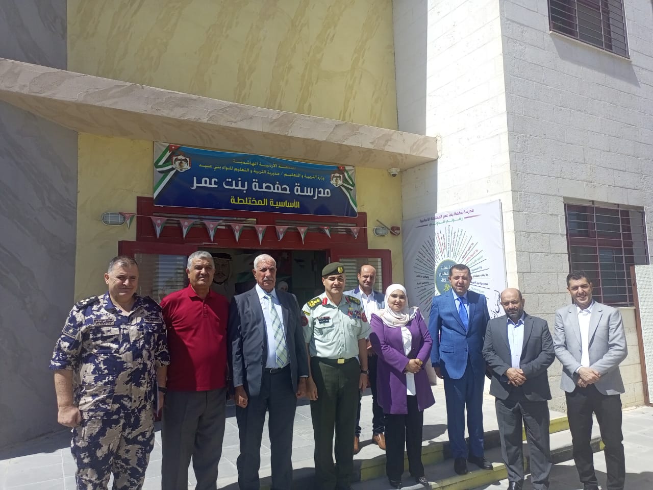 مدير الإعلام العسكري يلقي محاضرة عن خدمة العلم في إربد