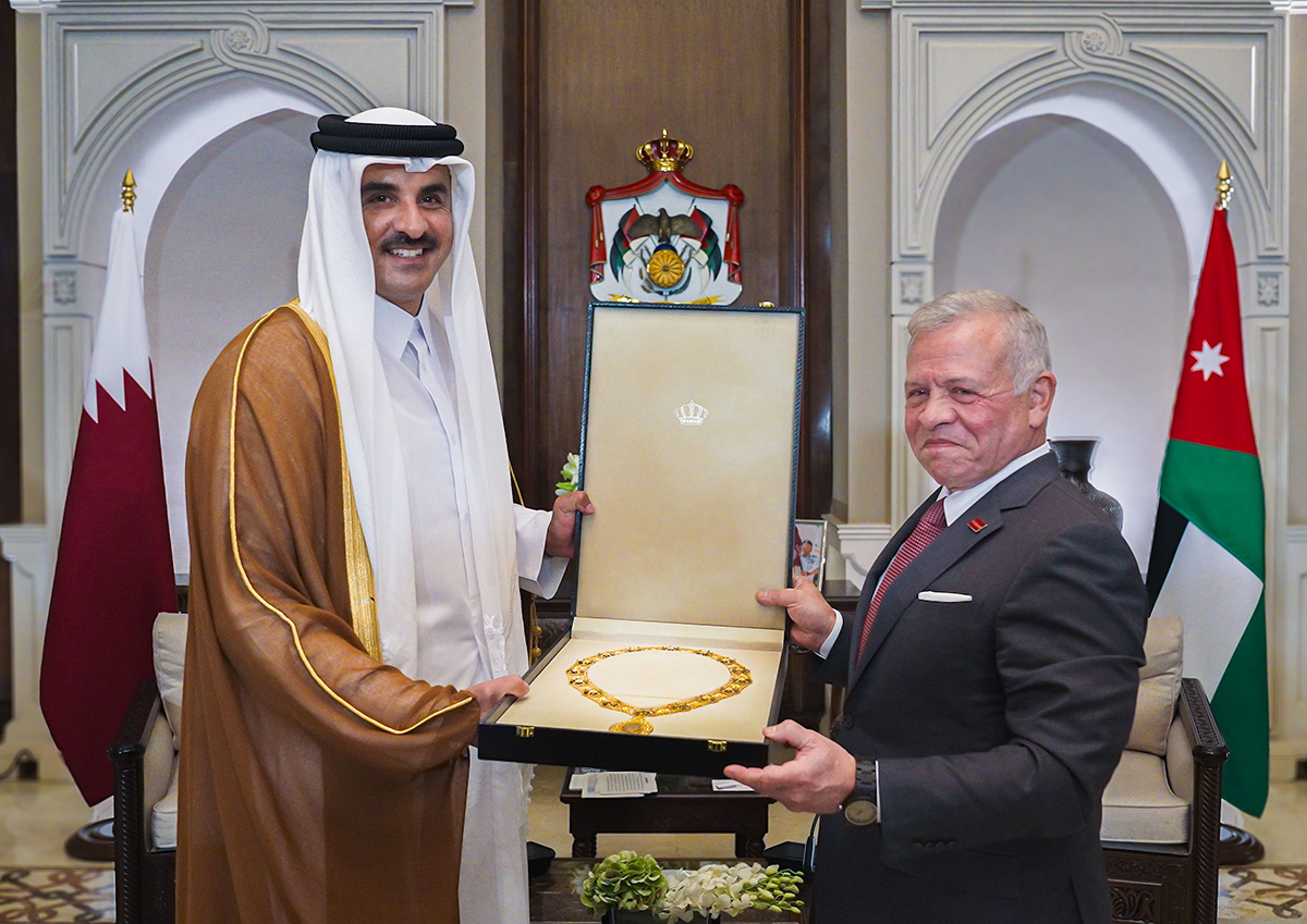 الملك وأمير دولة قطر يعربان عن اعتزازهما بمستوى العلاقات الأخوية والتاريخية بين البلدين والشعبين الشقيقين