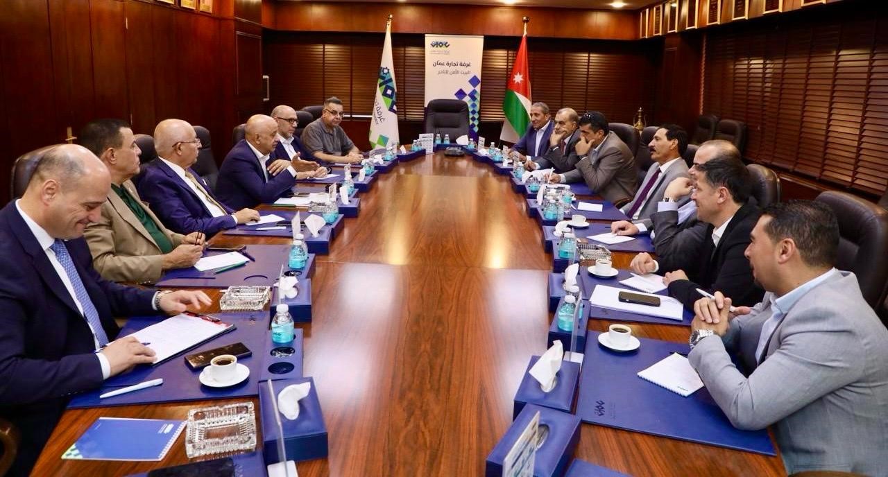 تجارة عمان والمكاتب العقارية تبحثان التعاون