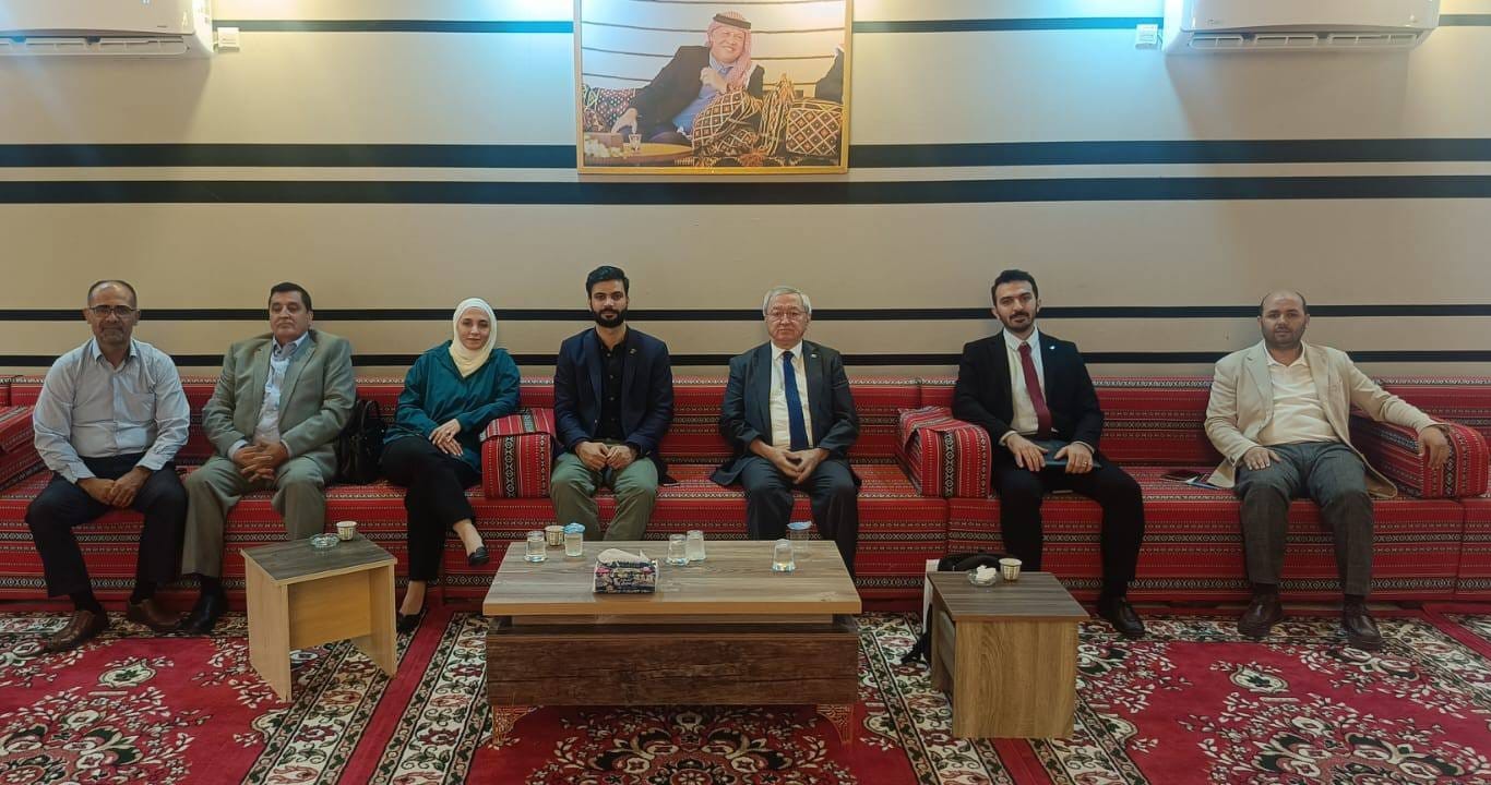 بلدية الزرقاء تستقبل أمين عام منظمة المدن المتحدة لبحث التعاون ودعم التنمية المحلية