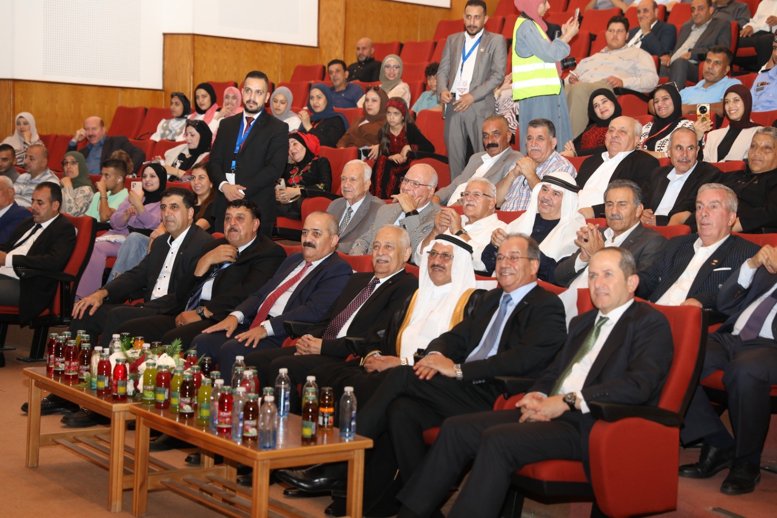 العيسوي يرعى انطلاق مهرجان الوفاء للوطن وقائده في مركز إربد الثقافي