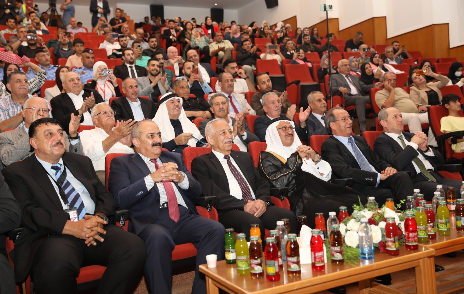 العيسوي يرعى انطلاق مهرجان الوفاء للوطن وقائده في مركز إربد الثقافي