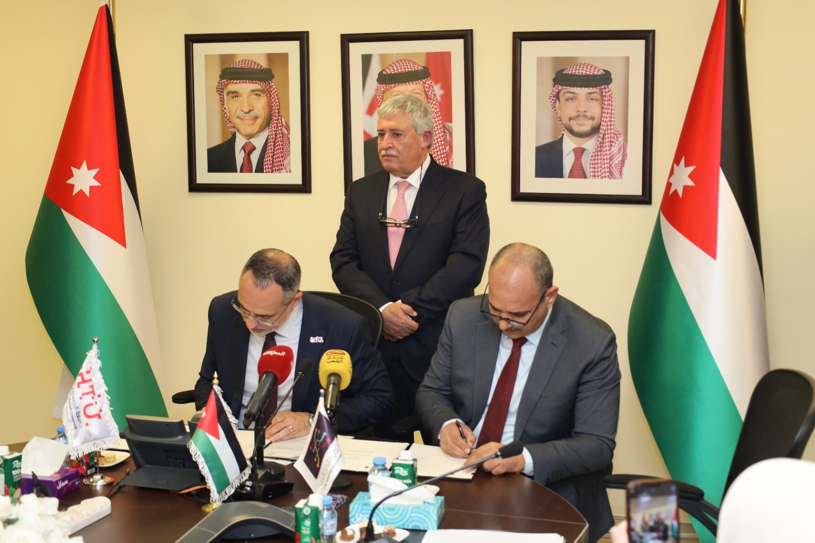 مذكرة تفاهم لتعزيز استخدام الذكاء الاصطناعي في النقل البري