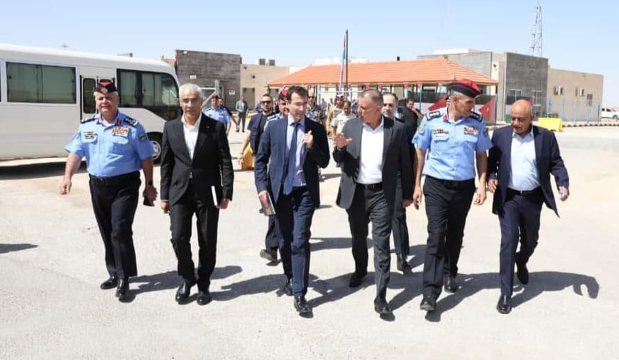 وزير الداخلية يفتتح غرفة عمليات الإدارة المتكاملة ومبنى المسافرين في مركز حدود الكرامة