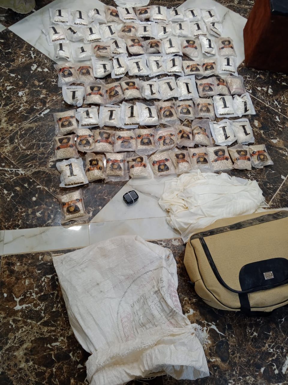 المنطقة العسكرية الشرقية تحبط 4 محاولات لتهريب مواد مخدرة بواسطة بالونات