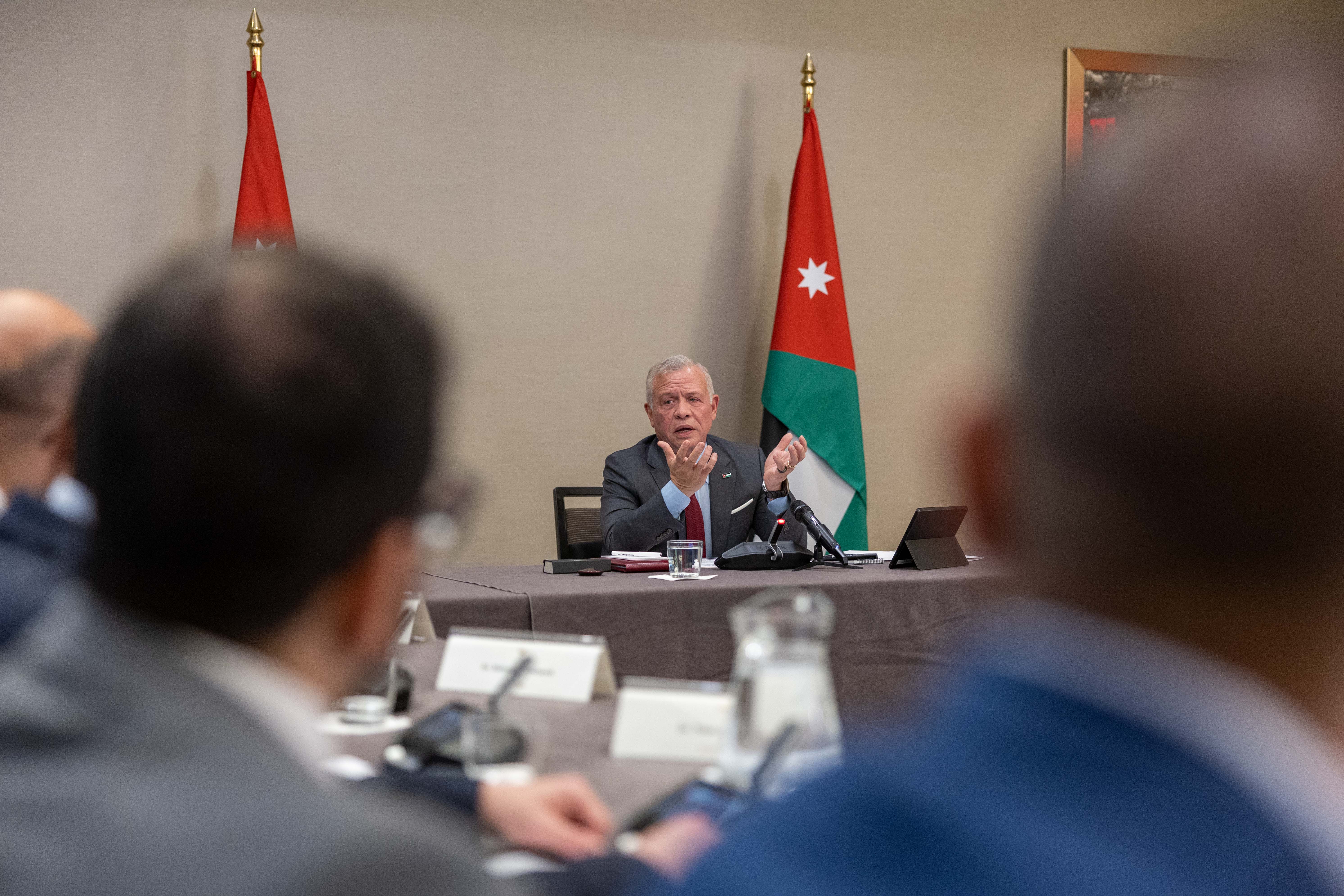 الملك يجتمع في نيويورك بأعضاء جمعية الأطباء الأردنية الأمريكية ويبحث فرص تعزيز دعم القطاع الطبي في المملكة