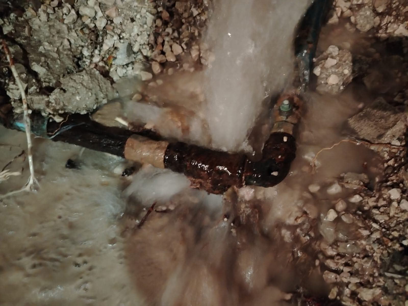 المياه: ضبط اعتداءات على خطوط ناقلة في باعون والمرقب