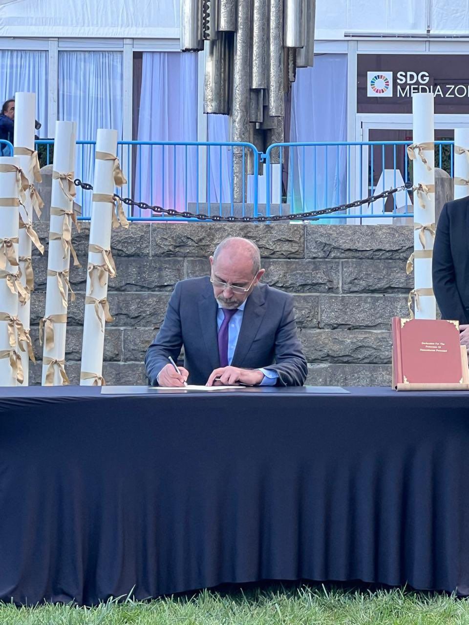 وزير الخارجية يشارك باجتماع إعلان حماية العاملين في المجال الإنساني 