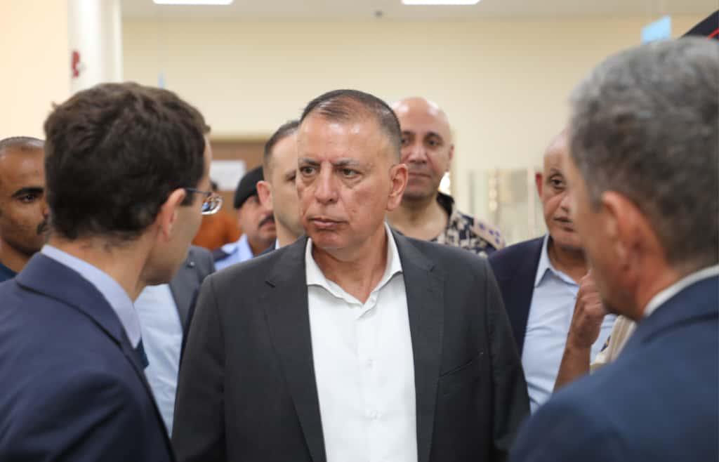 وزير الداخلية يفتتح غرفة عمليات الإدارة المتكاملة ومبنى المسافرين في مركز حدود الكرامة