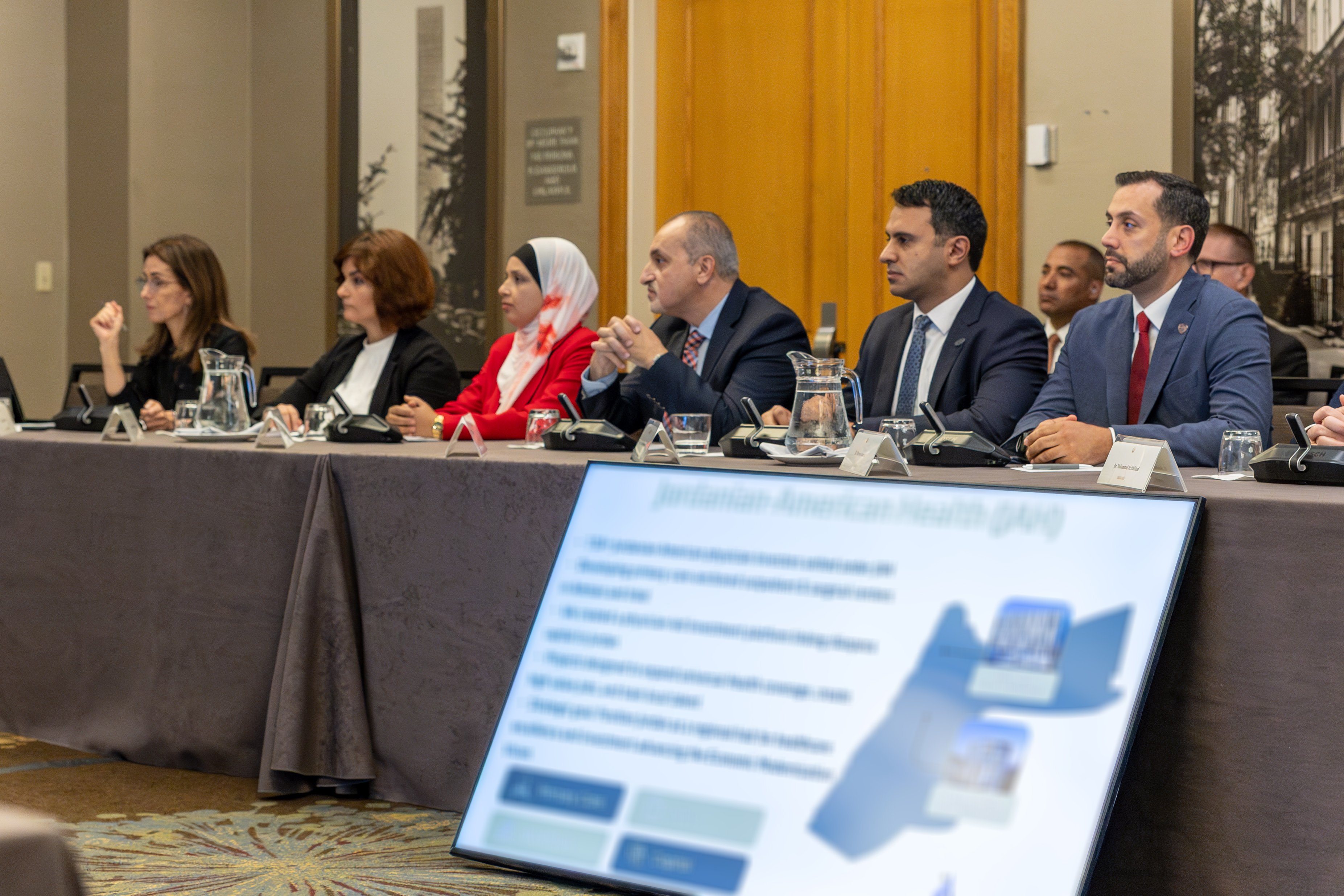 الملك يجتمع في نيويورك بأعضاء جمعية الأطباء الأردنية الأمريكية ويبحث فرص تعزيز دعم القطاع الطبي في المملكة