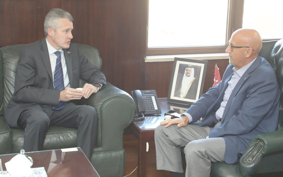 وزير المياه يبحث والسفير الهنغاري أوجه التعاون المشترك