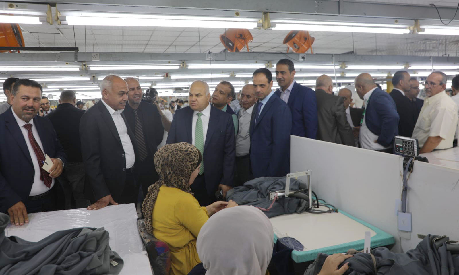 وزير العمل يتفقد مصانع في مدينة الحسن الصناعية بإربد
